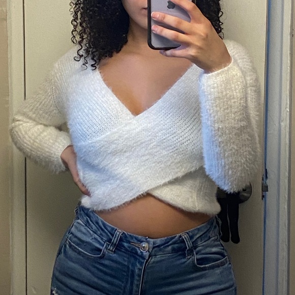 Crisscross sweater - Picture 2 of 2